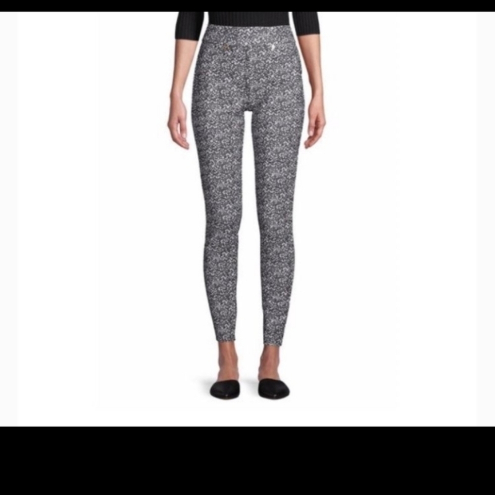 Michael Kors blk & WHT speckled leggings. NWT Size med